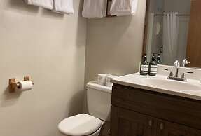 Gunflint Lodge & Outfitters