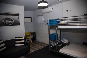 Nomada Urban Beach Hostel - Adults Only
