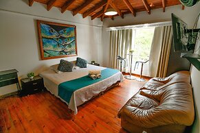 Lleras Premium Hotel