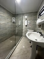 Lleras Premium Hotel