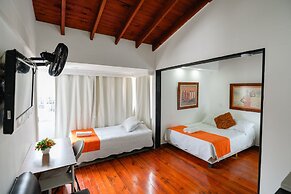 Lleras Premium Hotel