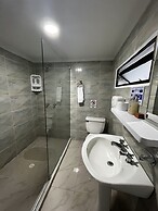 Lleras Premium Hotel