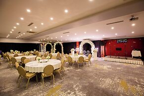 Karpalas City Hotel & Spa