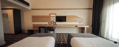 Karpalas City Hotel & Spa
