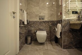 Karpalas City Hotel & Spa