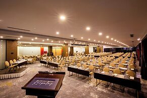 Karpalas City Hotel & Spa