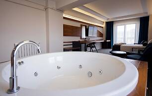 Karpalas City Hotel & Spa