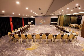 Karpalas City Hotel & Spa