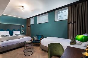 The Hendrick's Hotel