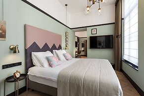 The Hendrick's Hotel