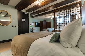 The Hendrick's Hotel