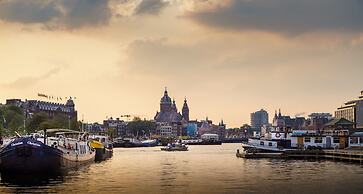 The Hendrick's Hotel