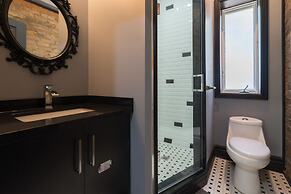 Applewood Suites - West Queen West Loft