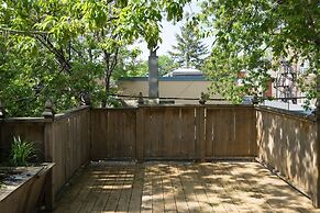 Applewood Suites - West Queen West Loft