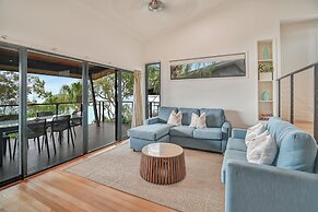 Shoreline Apartments