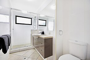 Shoreline Apartments