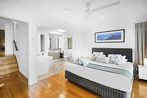 Shoreline Apartments