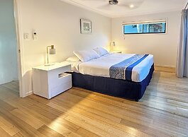 Shoreline Apartments