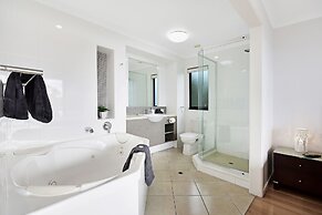 Shoreline Apartments