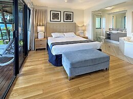 Shoreline Apartments