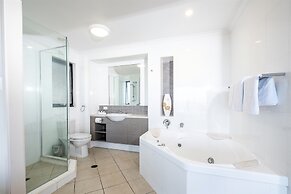 Shoreline Apartments