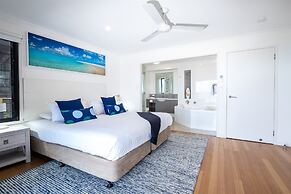 Shoreline Apartments