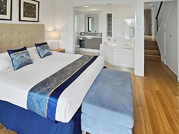 Shoreline Apartments