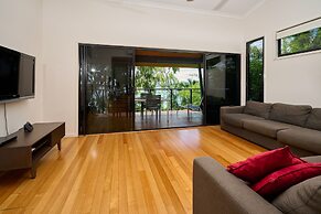 Shoreline Apartments