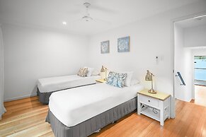 Shoreline Apartments