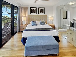 Shoreline Apartments