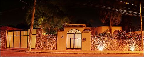 Ochenta Y Dos an urban bed & breakfast