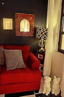 Ochenta Y Dos an urban bed & breakfast