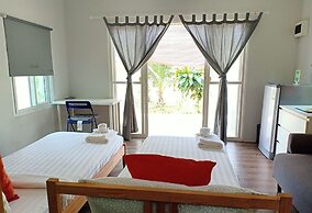 Naivacha Tent Koh Mak