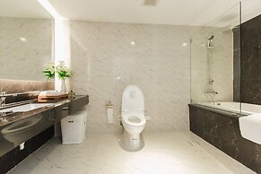 State Tower Silom By Haloth