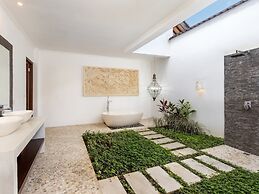 Villa Candi Kecil Empat by Villa Finder