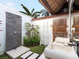 Villa Candi Kecil Empat by Villa Finder