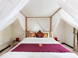 Villa Candi Kecil Empat by Villa Finder