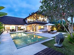 Villa Candi Kecil Empat by Villa Finder