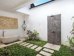 Villa Candi Kecil Empat by Villa Finder