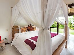 Villa Candi Kecil Empat by Villa Finder