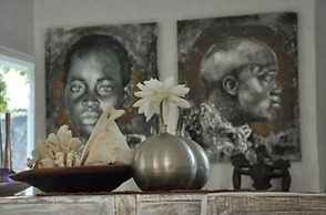 The Villa Luxury Suites Hotel