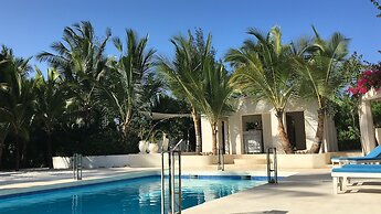 The Villa Luxury Suites Hotel