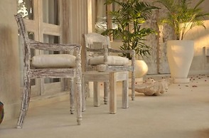 The Villa Luxury Suites Hotel