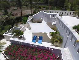 The Villa Luxury Suites Hotel