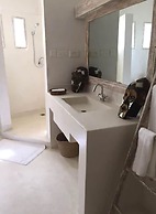 The Villa Luxury Suites Hotel