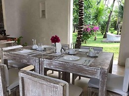 The Villa Luxury Suites Hotel