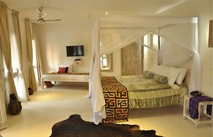 The Villa Luxury Suites Hotel