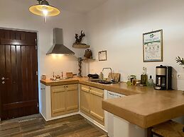 ELAIOLITHOS - Luxury Villa Suites - Adults Only