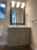 Richmond Vancouver Airport Comfy Home