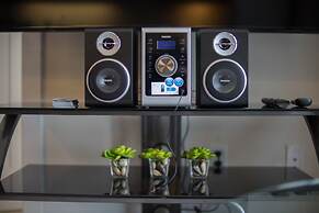 Applewood Suites - Executive 3 BDRM